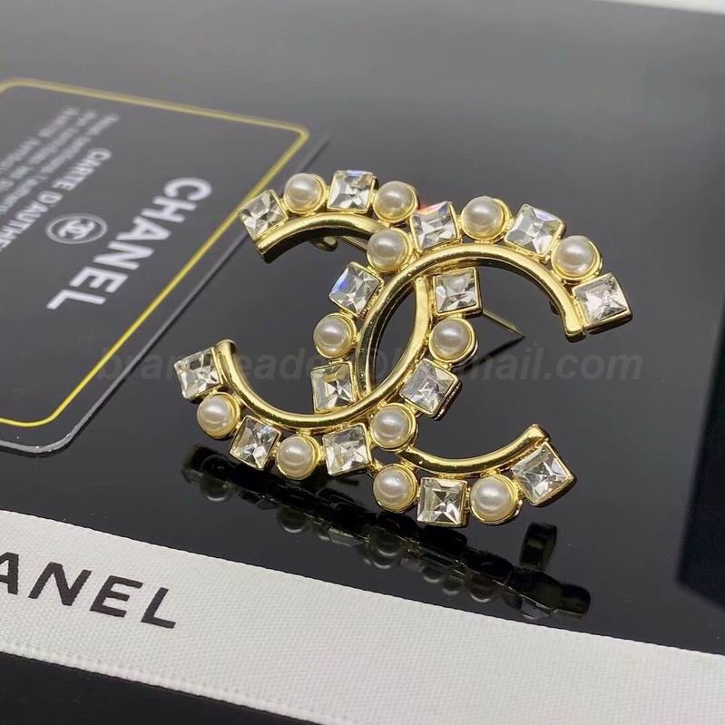 Chanel Brooch 186